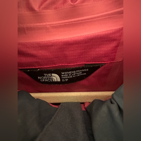 Small Women’s North Face Rain Jacket - Picture 3 of 3
